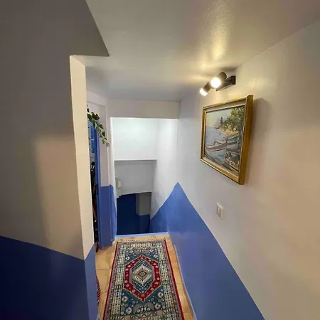 Meuble-vue Mer-vieux Hyeres- Centre Medieval Coeur De Hyères