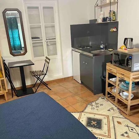 Meuble-vue Mer-vieux Hyeres- Centre Medieval Coeur De Lägenhet